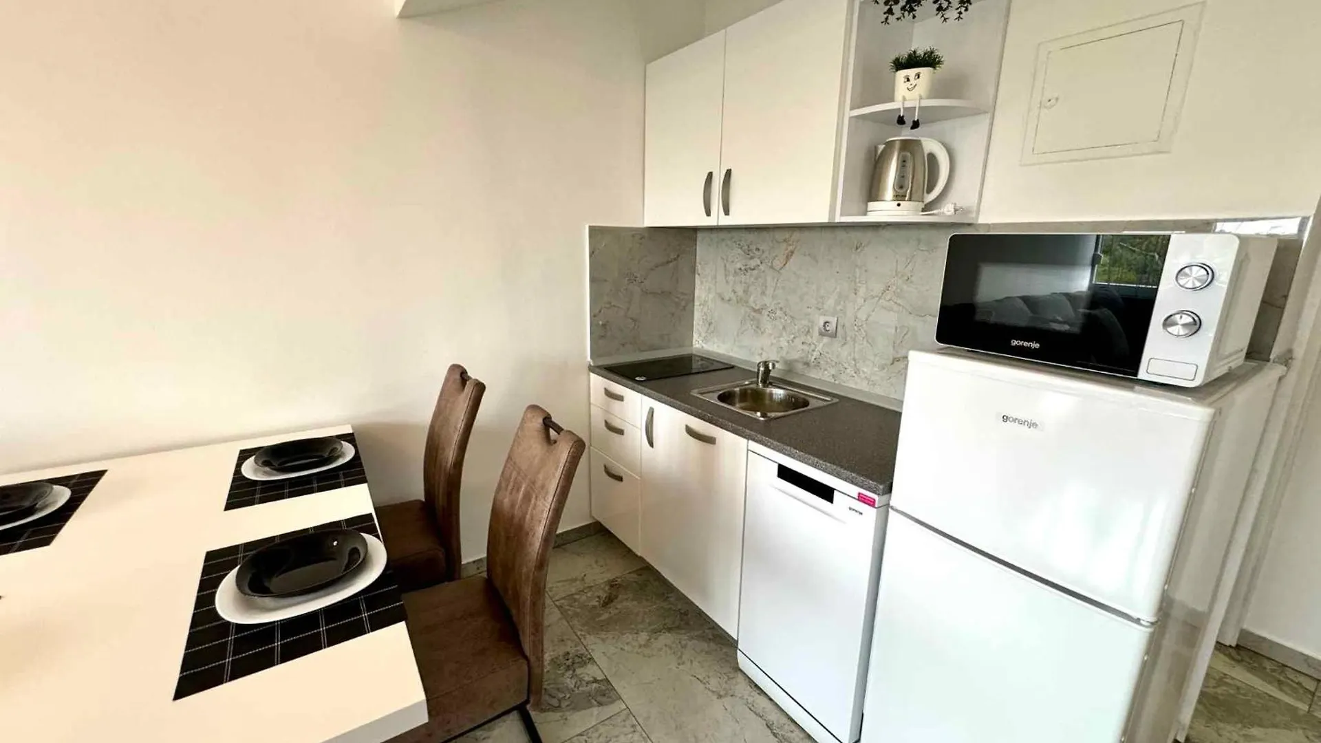 Apartment In Jadranovo 51054