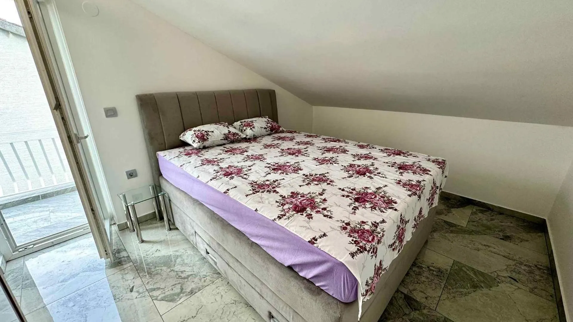 Apartment In Jadranovo 51054