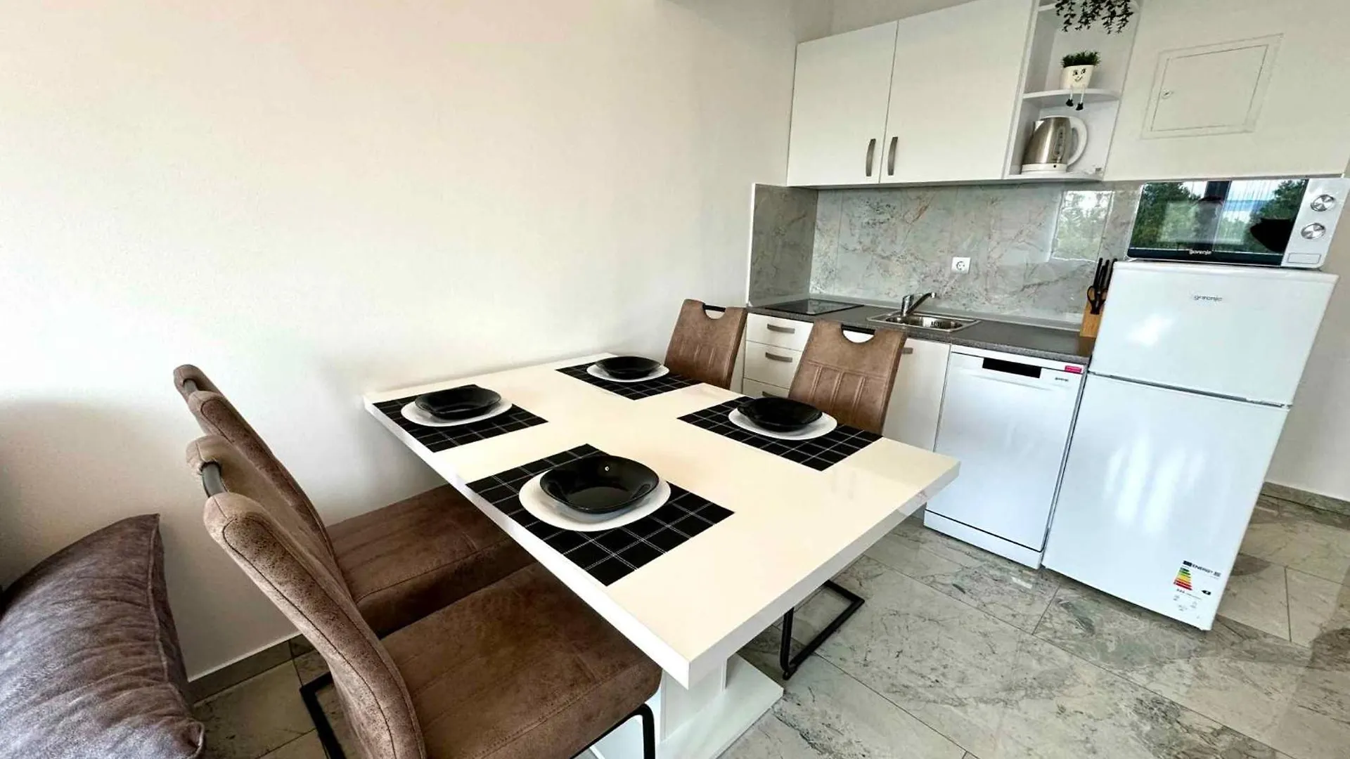 Apartment In Jadranovo 51054
