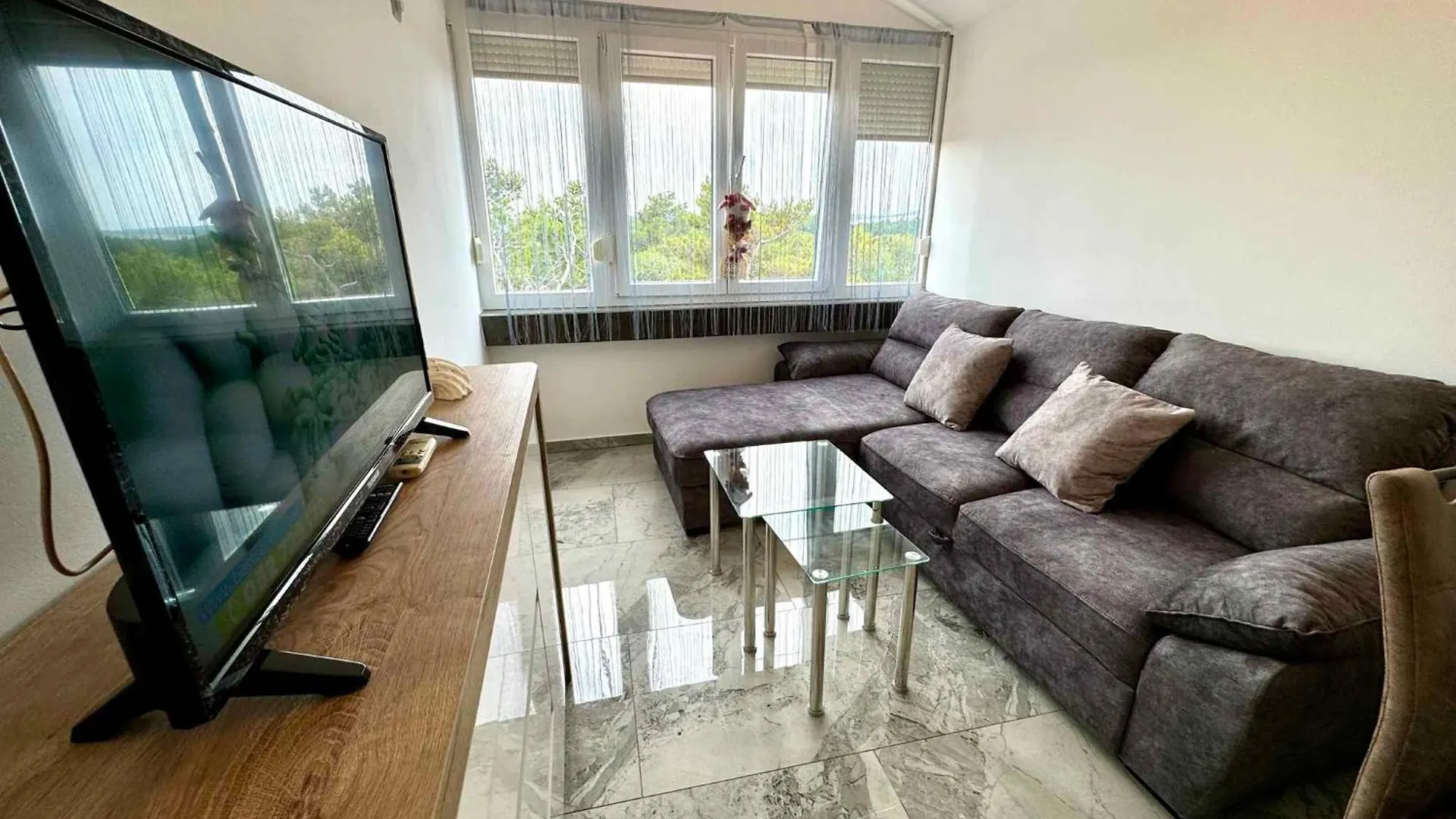 Apartment In Jadranovo 51054